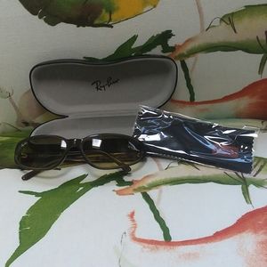 BRAND NEW Ray ban stalker 904/16 wrap glasses